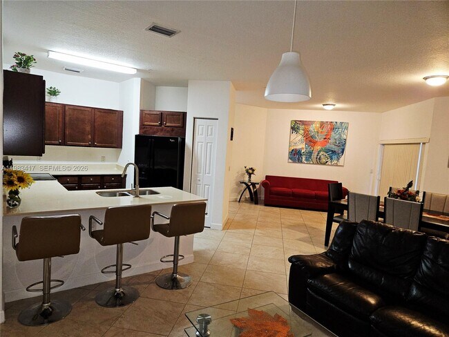 Building Photo - 290 NW 109th Ave