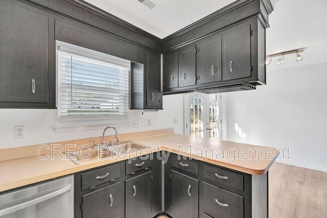 Building Photo - 8557 S Waccamaw Ct