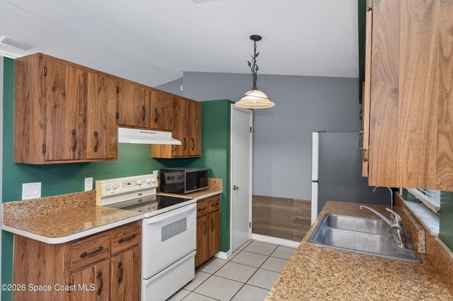 Building Photo - 352 Jacaranda Ave NW