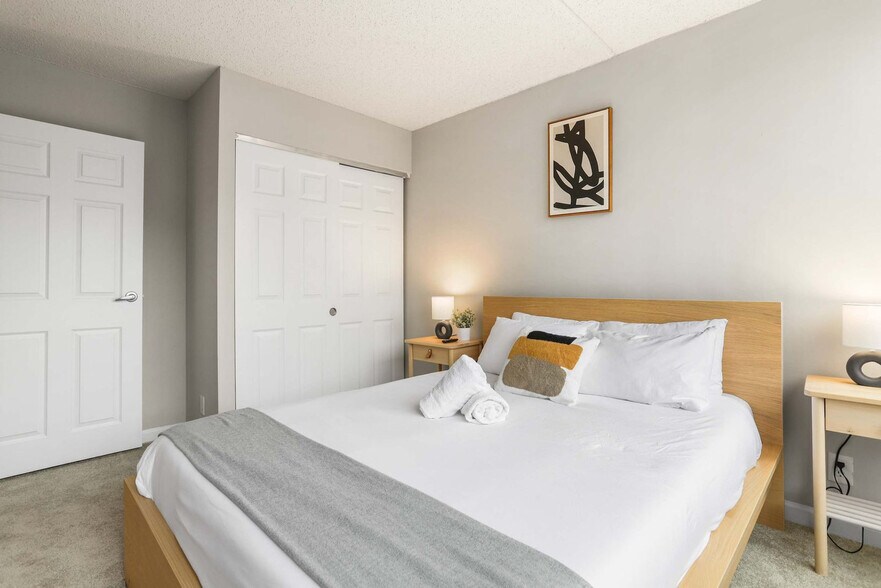 Building Photo - 401 12th St S