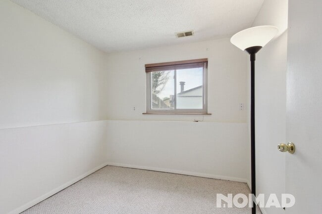 Building Photo - Charming 3BR House in Aurora