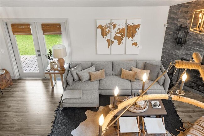 Building Photo - 989 Summer Lakes Dr