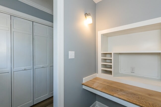 Building Photo - 508 Somerset Dr