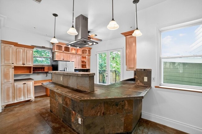 Building Photo - 2003 Griswold Ln