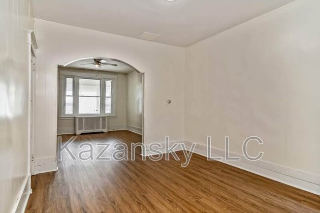 Building Photo - 4808 N Franklin St