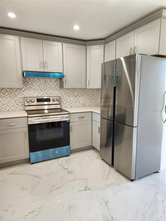 Kitchen - 8010 Hyde Park Ave