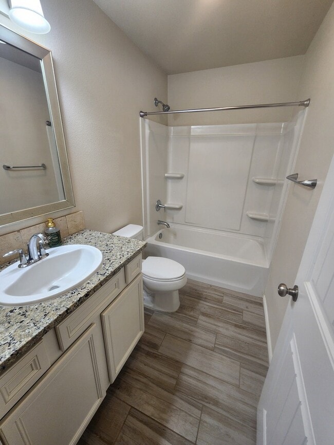 Building Photo - 3 bed 2 bath home in Lone Star Trails