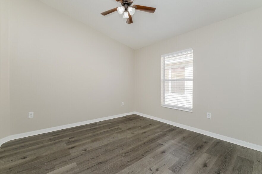 Building Photo - 6613 Cambridge Park Dr