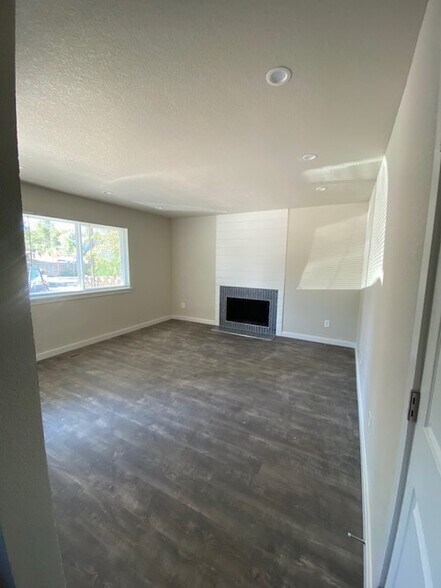 Building Photo - 338 25th Avenue Ct