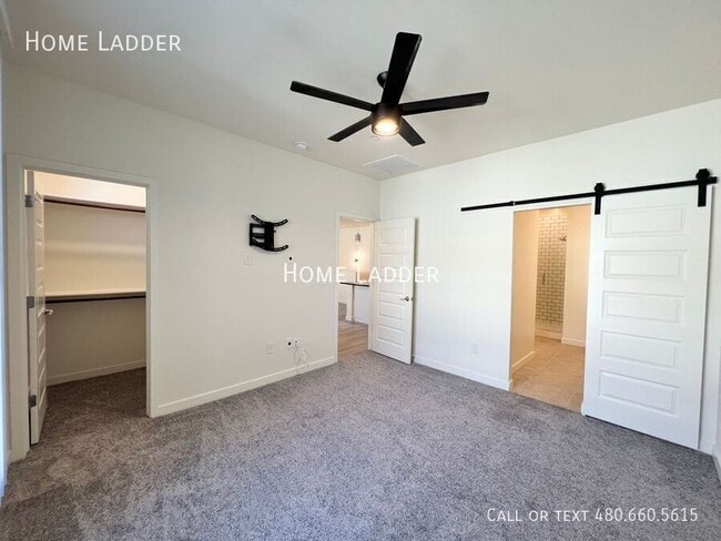 Building Photo - 2722 S Cavalier Dr