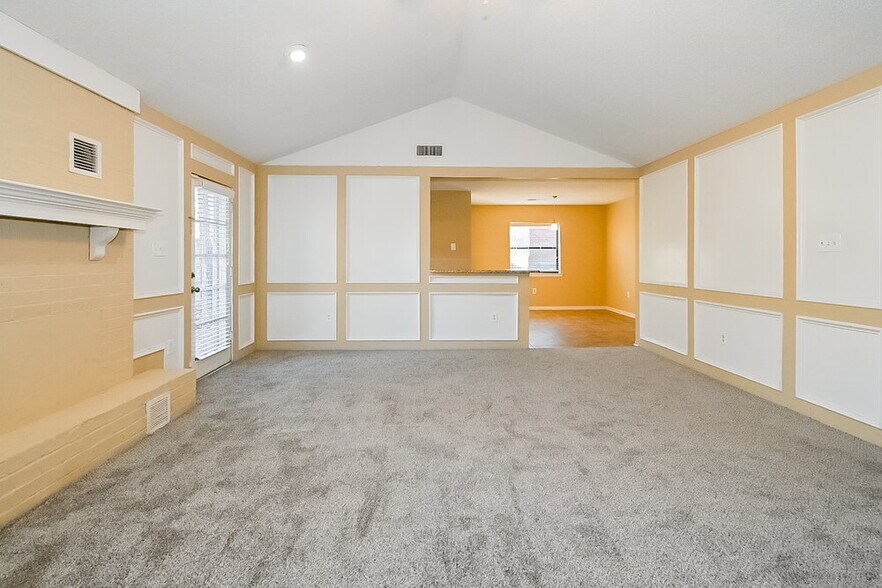 Building Photo - 6622 Red Birch Dr