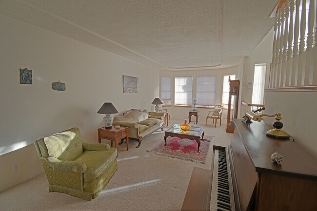 Building Photo - 4BD/3BA Available for Move In! Northeast Heights