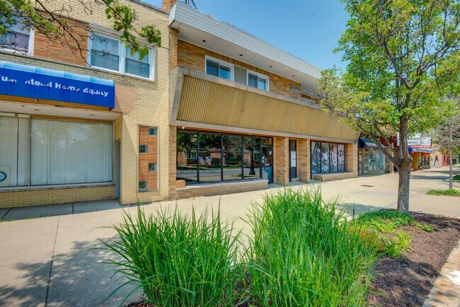 Building Photo - 8136 S Kedzie Ave