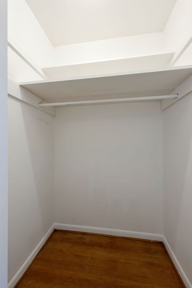 Building Photo - Awesome 3BE/2BA ranch style home in the We...