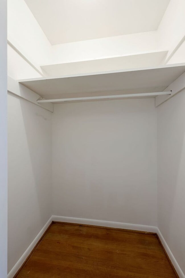 Building Photo - Awesome 3BE/2BA ranch style home in the WestMeade area!