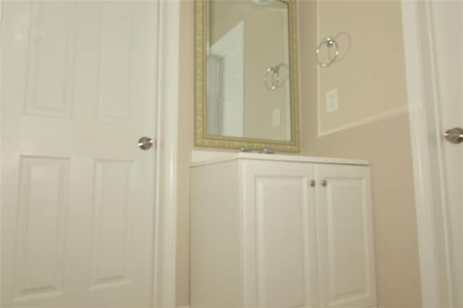 Building Photo - 618 Tradwell Pl NE