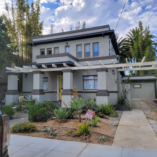 Building Photo - 3131 E Corto Pl