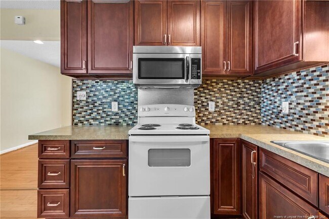 Building Photo - 1644 Inverness Dr