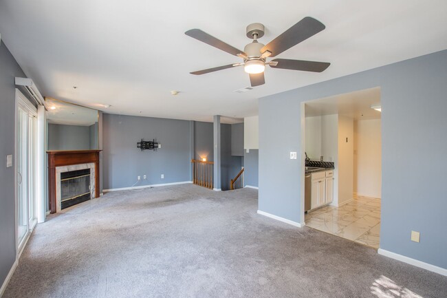 Building Photo - Charming 1 BR/1 BA Condo in Laurel!