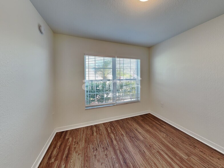 Building Photo - 2207 13th Ave E