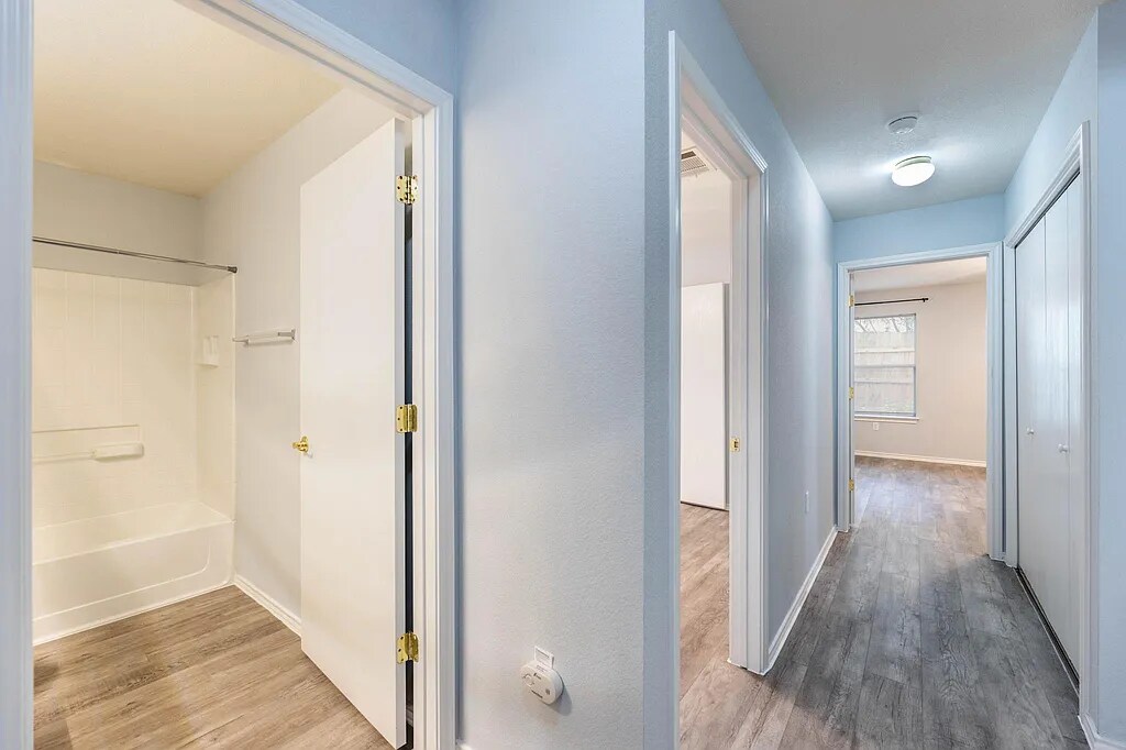 hallway - 8719 Davis Oaks Trl