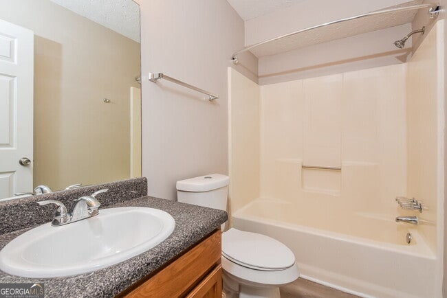 Building Photo - 563 Caloosa Cove SW