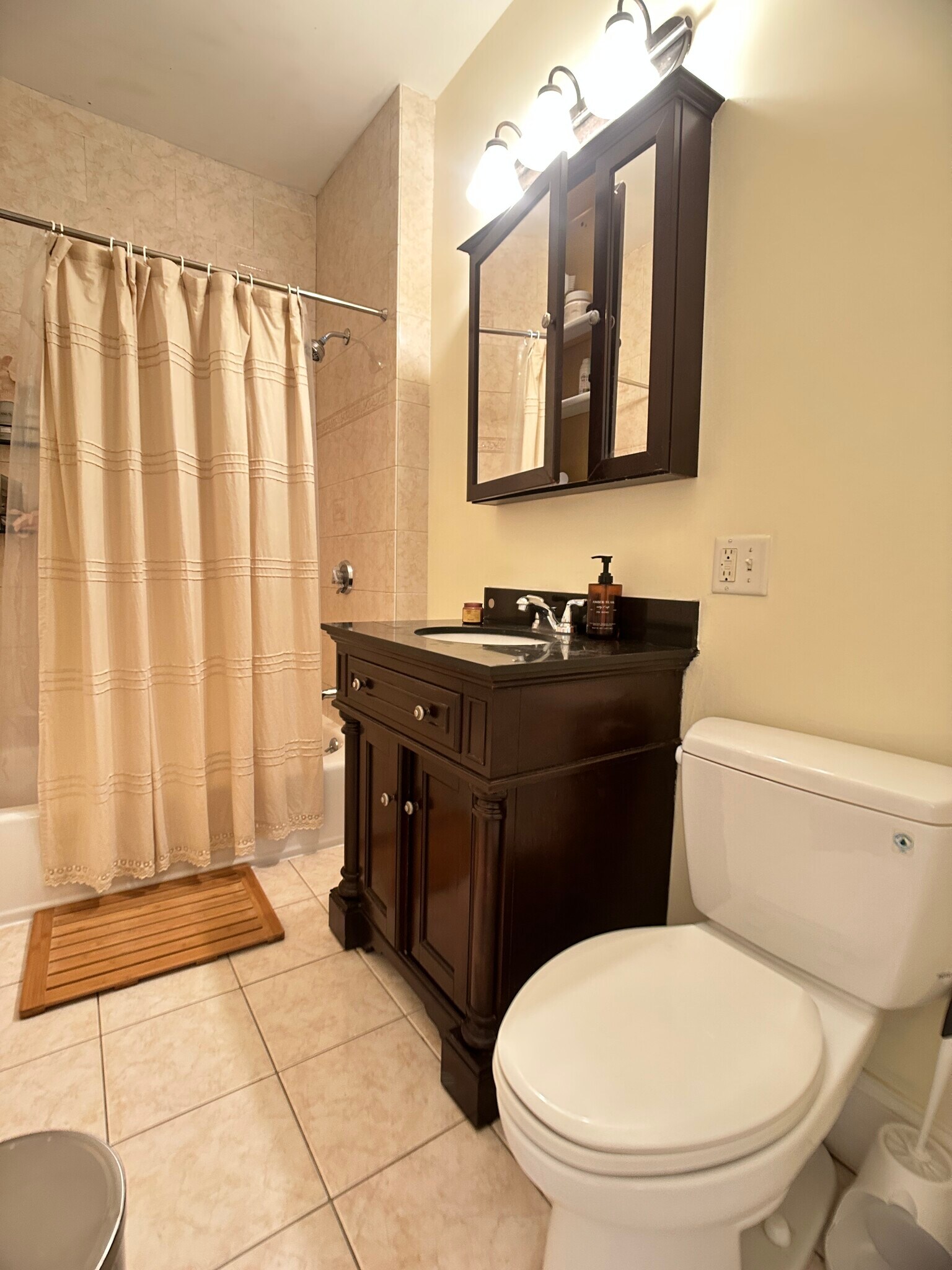 Building Photo - 107 Fisher Ave