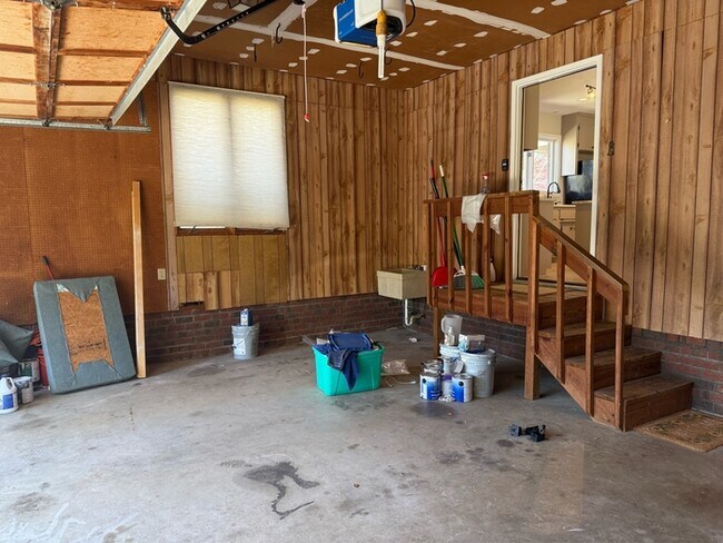 Building Photo - Spacious ranch, fenced yard, 2 car garage, large basement, near Wake Tech