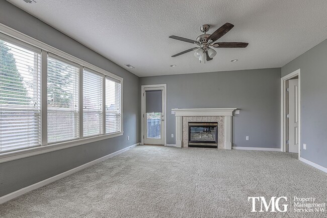 Building Photo - Stunning Home in Sought-After Ashley Heights!