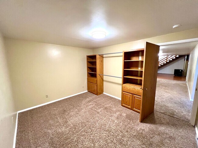 Building Photo - Pet Friendly 4 Bed 2 Bath Single Family Home, with Fenced Yard and Garage on Westside of Helena!