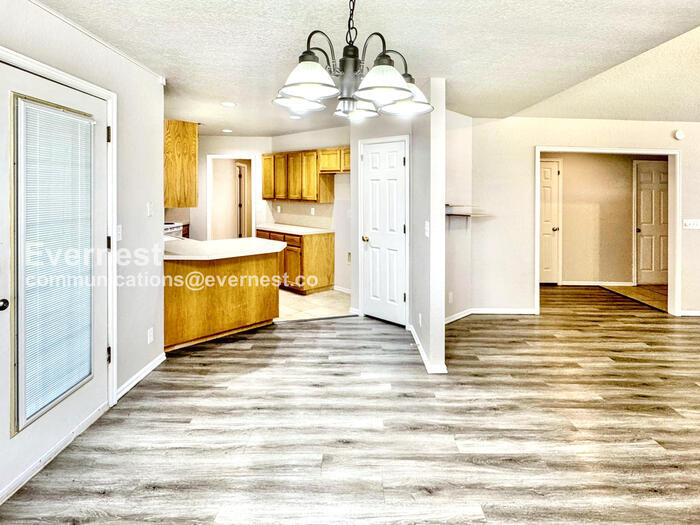 Building Photo - 1201 W 112th St