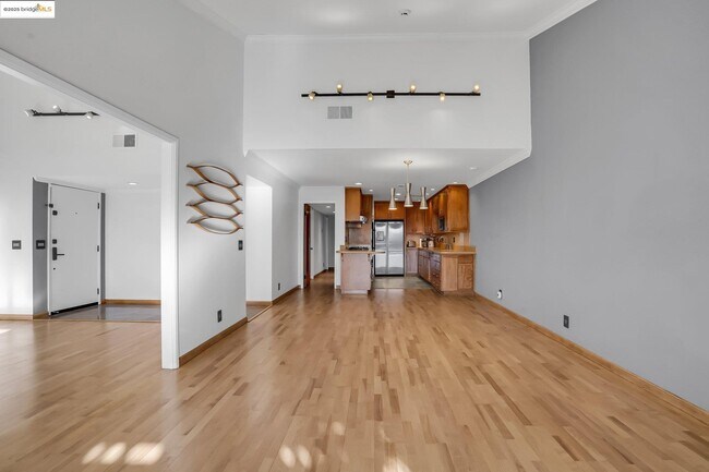 Building Photo - 21 Ironwood