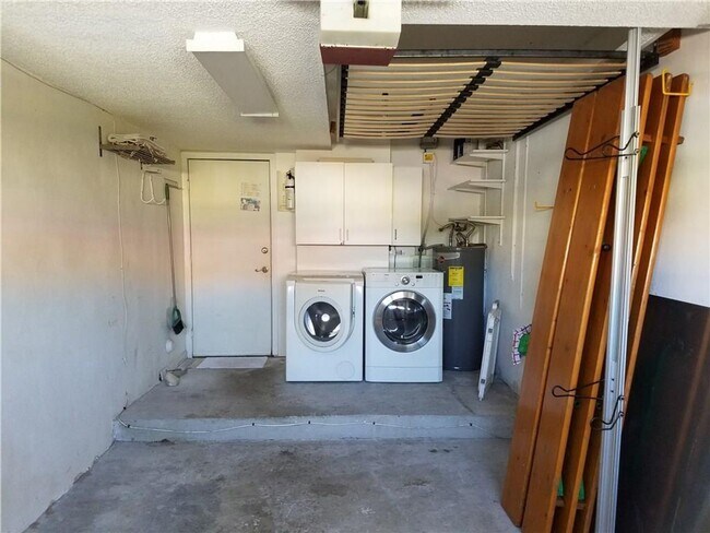 Building Photo - 1159 SE 6th Ct