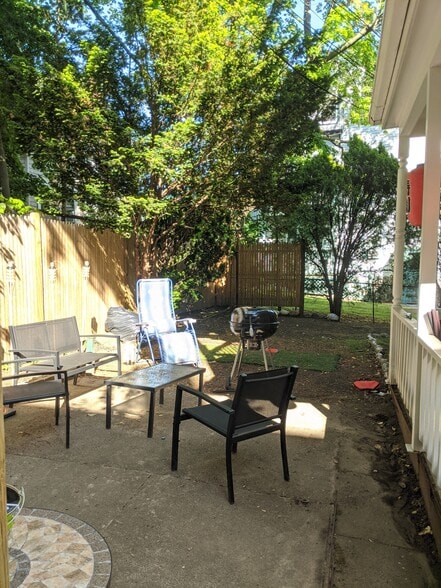 patio & yard - 9 Whitfield Rd