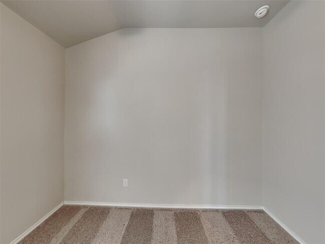 Building Photo - 5105 Sidesaddle Dr