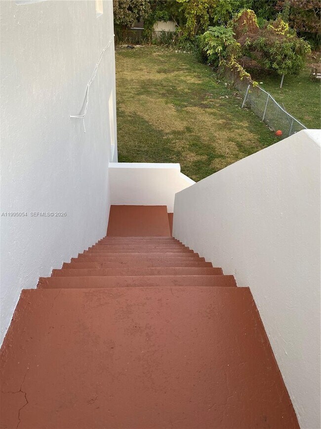 Building Photo - 2833 SW 38th Ave