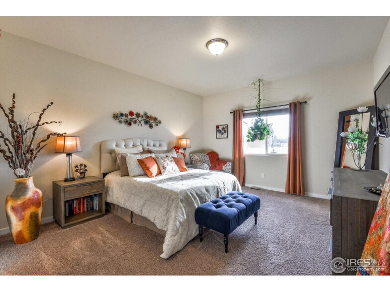 Building Photo - 2980 Hydra Dr