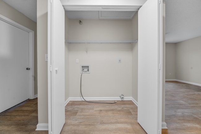 Building Photo - 2411 Hill St