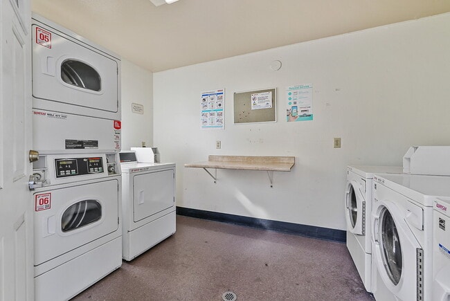 Building Photo - Pinehurst