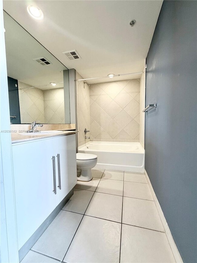 Building Photo - 335 S Biscayne Blvd