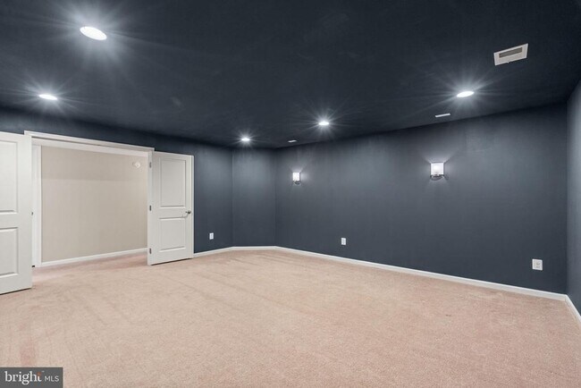 Building Photo - 3175 Fledgling Cir