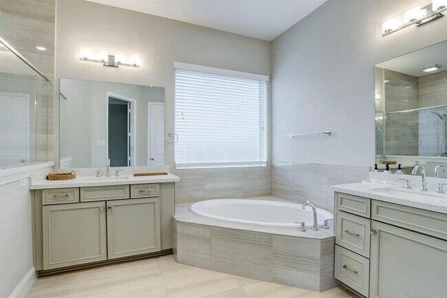 Building Photo - 17322 Legend Creek Ct