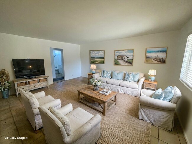 Interior Photo - 5305_s_j