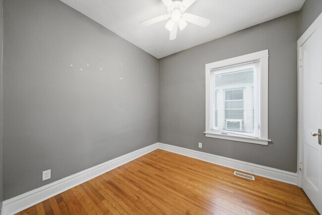 Building Photo - 2240 Highland Ave