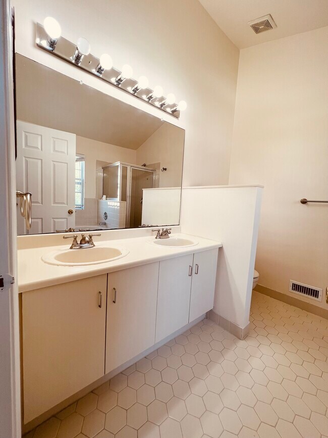 Master Bathroom - 25 Balboa Ln