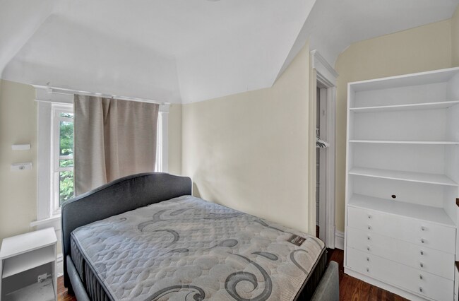 Building Photo - 819 Gaffield Pl