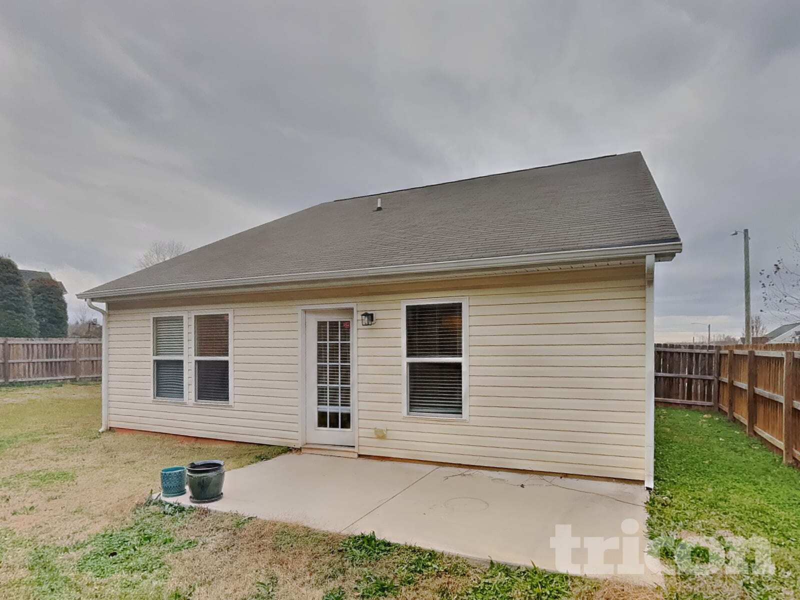 Building Photo - 304 Kendall Dr