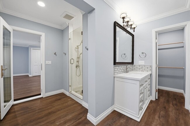 Building Photo - 1184 Devonshire Dr