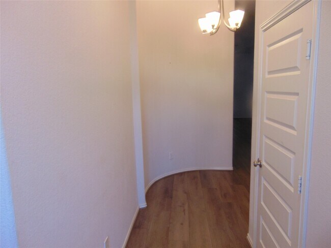 Building Photo - 24978 Tidmor Ln