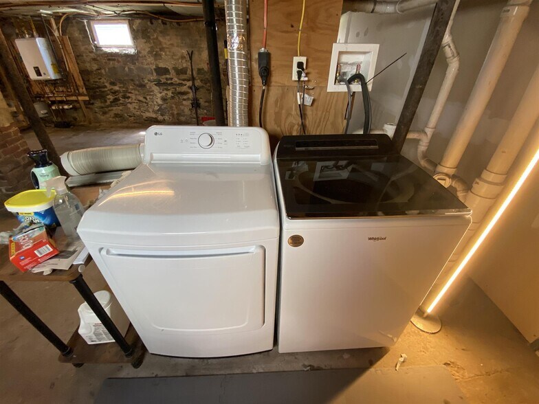 Building Photo - 22 Rice St